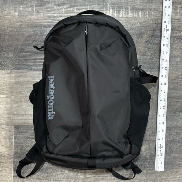 Patagonia Refugio Daypack 26L Backpack, VGUC - Picture 4 of 15